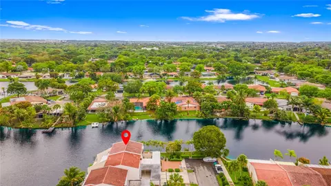 View/Area - 7282 Jacaranda Ln, Miami Lakes, FL 33014 photo 4 of 13