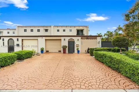 Exterior - 7282 Jacaranda Ln, Miami Lakes, FL 33014 photo 2 of 13