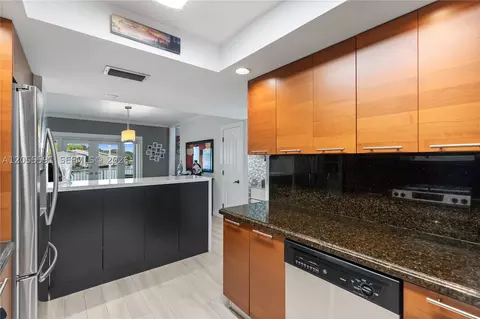 Kitchen - 7282 Jacaranda Ln, Miami Lakes, FL 33014 photo 4 of 4