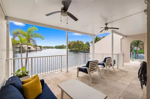 Exterior - 7282 Jacaranda Ln, Miami Lakes, FL 33014 photo 12 of 13