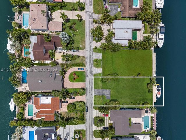 460 Holiday Dr, Hallandale Beach, FL 33009