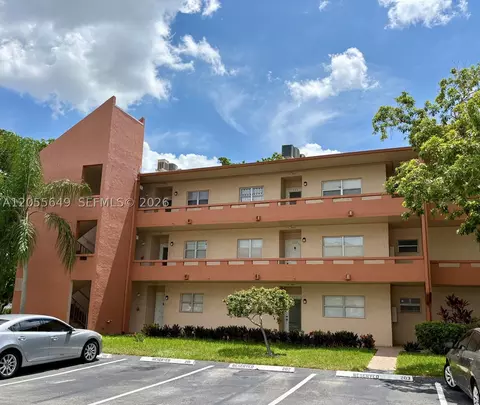 8810 W Mcnab Rd #206, Tamarac, FL 33321