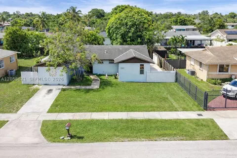 10221 SW 169th St, Miami, FL 33157