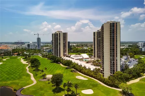 20379 W Country Club Dr #433, Aventura, FL 33180