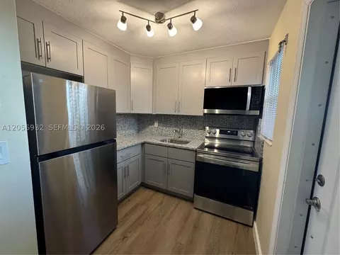 707 S 19th Ave #3, Hollywood, FL 33020