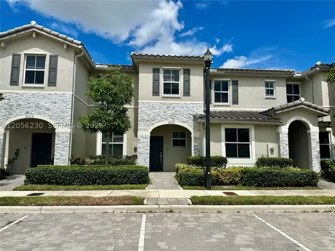 2737 SE 17th St, Homestead, FL 33035