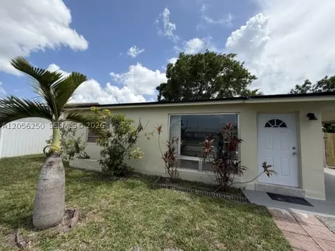 4940 SW 18th St, Fort Lauderdale, FL 33317
