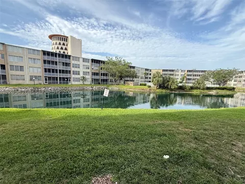 1700 NE 191st St #510, Miami, FL 33179
