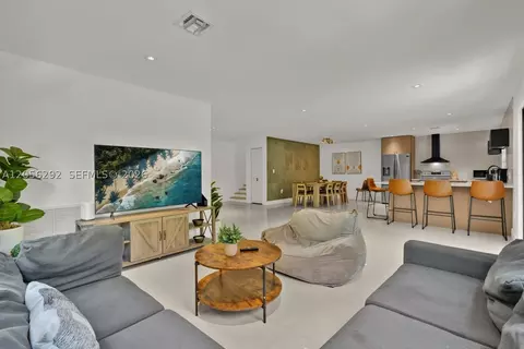 808 SW 29th St, Fort Lauderdale, FL 33315