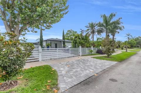 3225 SW 81st Ave, Miami, FL 33155