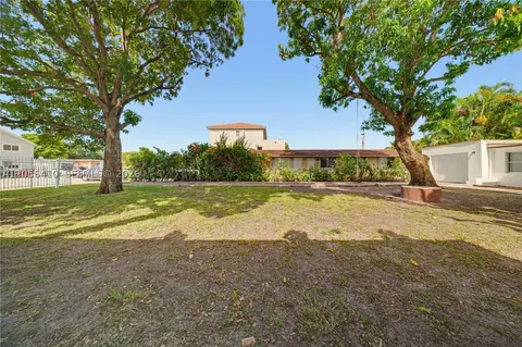 Exterior - 76 W 14 St, Hialeah, FL 33010 photo 6 of 15