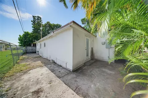 Exterior - 76 W 14 St, Hialeah, FL 33010 photo 12 of 15