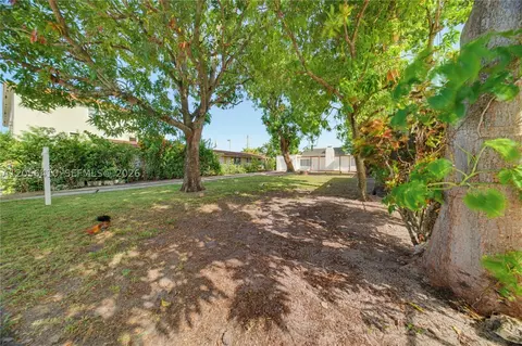 Exterior - 76 W 14 St, Hialeah, FL 33010 photo 5 of 15