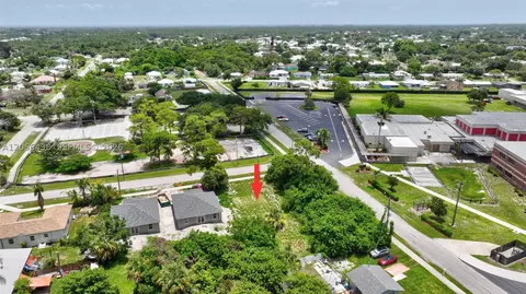 View/Area - 5684 SE 45th Ave, Stuart, FL 34997 photo 6 of 23