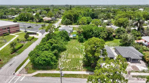 View/Area - 5684 SE 45th Ave, Stuart, FL 34997 photo 12 of 23