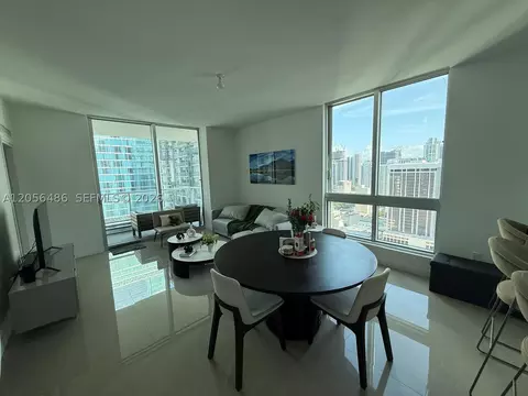 300 S Biscayne Blvd #T-3301, Miami, FL 33131