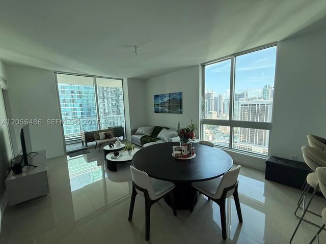 300 S Biscayne Blvd #T-3301, Miami, FL 33131