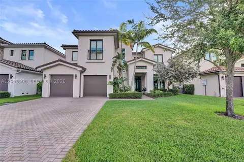 5742 E Brookfield Cir E, Fort Lauderdale, FL 33312