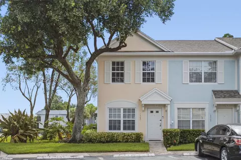 16631 Hemingway Dr, Weston, FL 33326