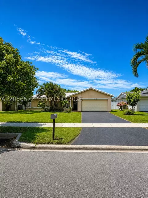 9840 NW 25th Ct, Coral Springs, FL 33065