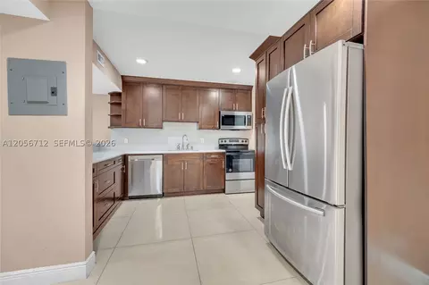 4848 NW 24th Ct #118, Lauderdale Lakes, FL 33313