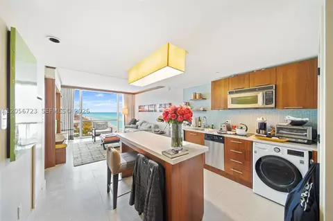 6801 Collins Ave #1015, Miami Beach, FL 33141