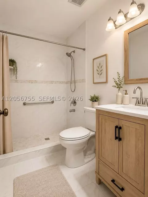 Bath - 5941 W 20th Ln, Hialeah, FL 33016 photo 4 of 4