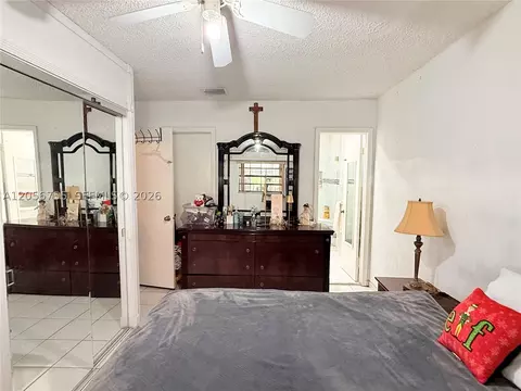 Bedroom - 5941 W 20th Ln, Hialeah, FL 33016 photo 1 of 8