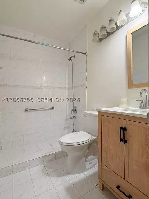 Bath - 5941 W 20th Ln, Hialeah, FL 33016 photo 3 of 4