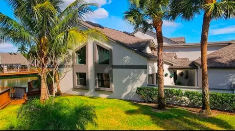 802 Landings Blvd, Greenacres, FL 33413