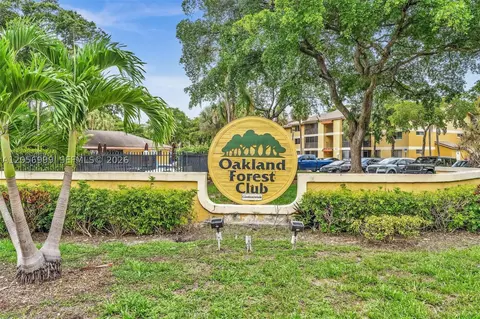 3021 N Oakland Forest Dr #208, Oakland Park, FL 33309