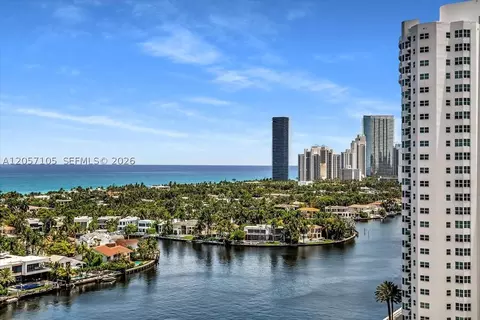 20515 E Country Club Dr #2048, Aventura, FL 33180