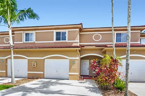 7663 N Southwood Cir, Davie, FL 33328