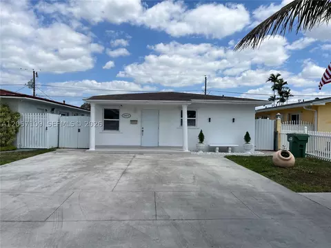 10571 SW 27th St, Miami, FL 33165