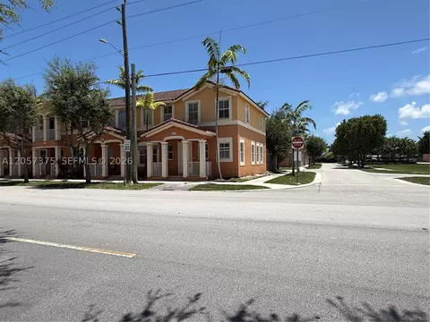 10852 SW 240th St, Homestead, FL 33032