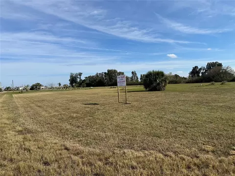 987 Watson Way, Moore Haven, FL 33471 photo 2