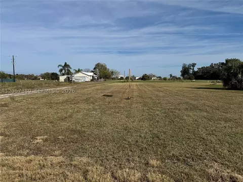 987 Watson Way, Moore Haven, FL 33471 photo 4