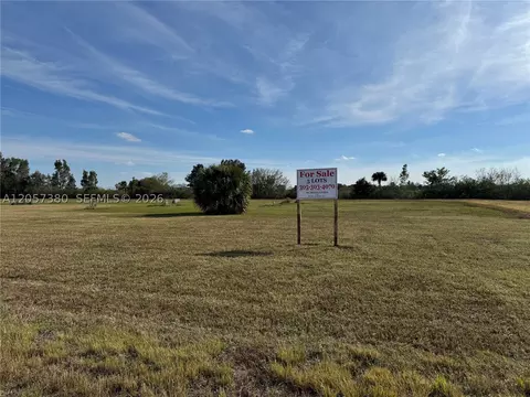 987 Watson Way, Moore Haven, FL 33471 photo 3