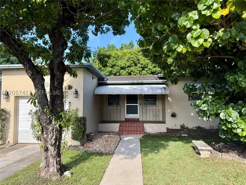 3745 SW 62nd Ct, Miami, FL 33155