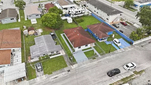 View/Area - 2288 W 4th Ct, Hialeah, FL 33010 photo 2 of 3
