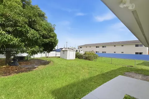 Exterior - 2288 W 4th Ct, Hialeah, FL 33010 photo 2 of 3