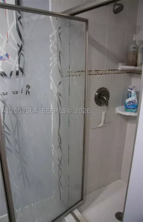 17050 NW 60th Ct, Hialeah, FL 33015 photo 4