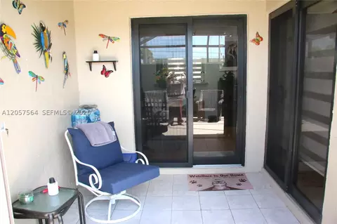 17050 NW 60th Ct, Hialeah, FL 33015 photo 7