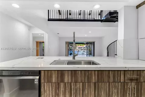 Kitchen - 8350 Dundee Ter, Miami Lakes, FL 33016 photo 5 of 5