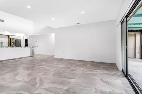 Living - 8350 Dundee Ter, Miami Lakes, FL 33016 photo 6 of 12