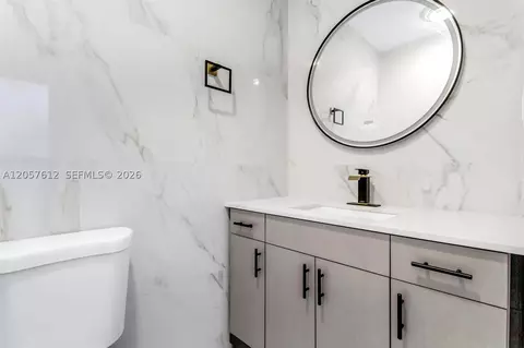 Bath - 8350 Dundee Ter, Miami Lakes, FL 33016 photo 1 of 8