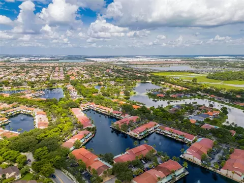 View/Area - 8350 Dundee Ter, Miami Lakes, FL 33016 photo 16 of 16