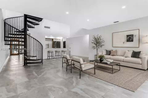 Living - 8350 Dundee Ter, Miami Lakes, FL 33016 photo 4 of 12