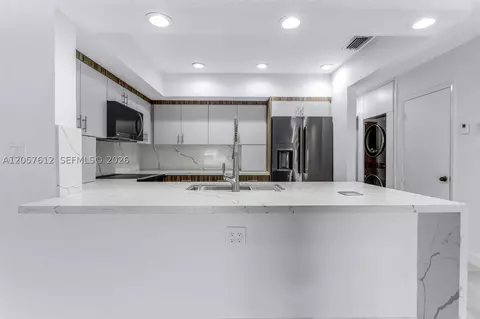 Kitchen - 8350 Dundee Ter, Miami Lakes, FL 33016 photo 1 of 5