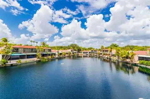 View/Area - 8350 Dundee Ter, Miami Lakes, FL 33016 photo 1 of 16
